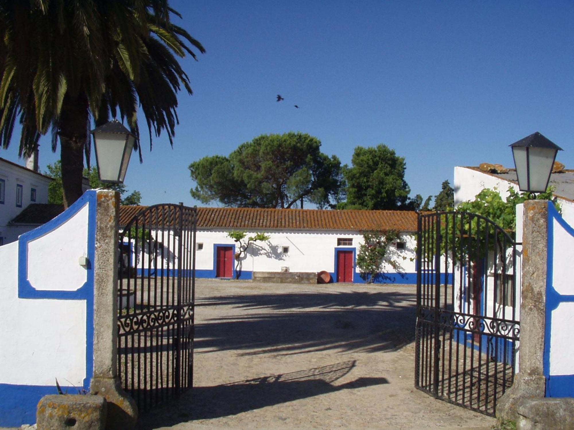Monte Da Serralheira Agro Turismo Évora Eksteriør billede