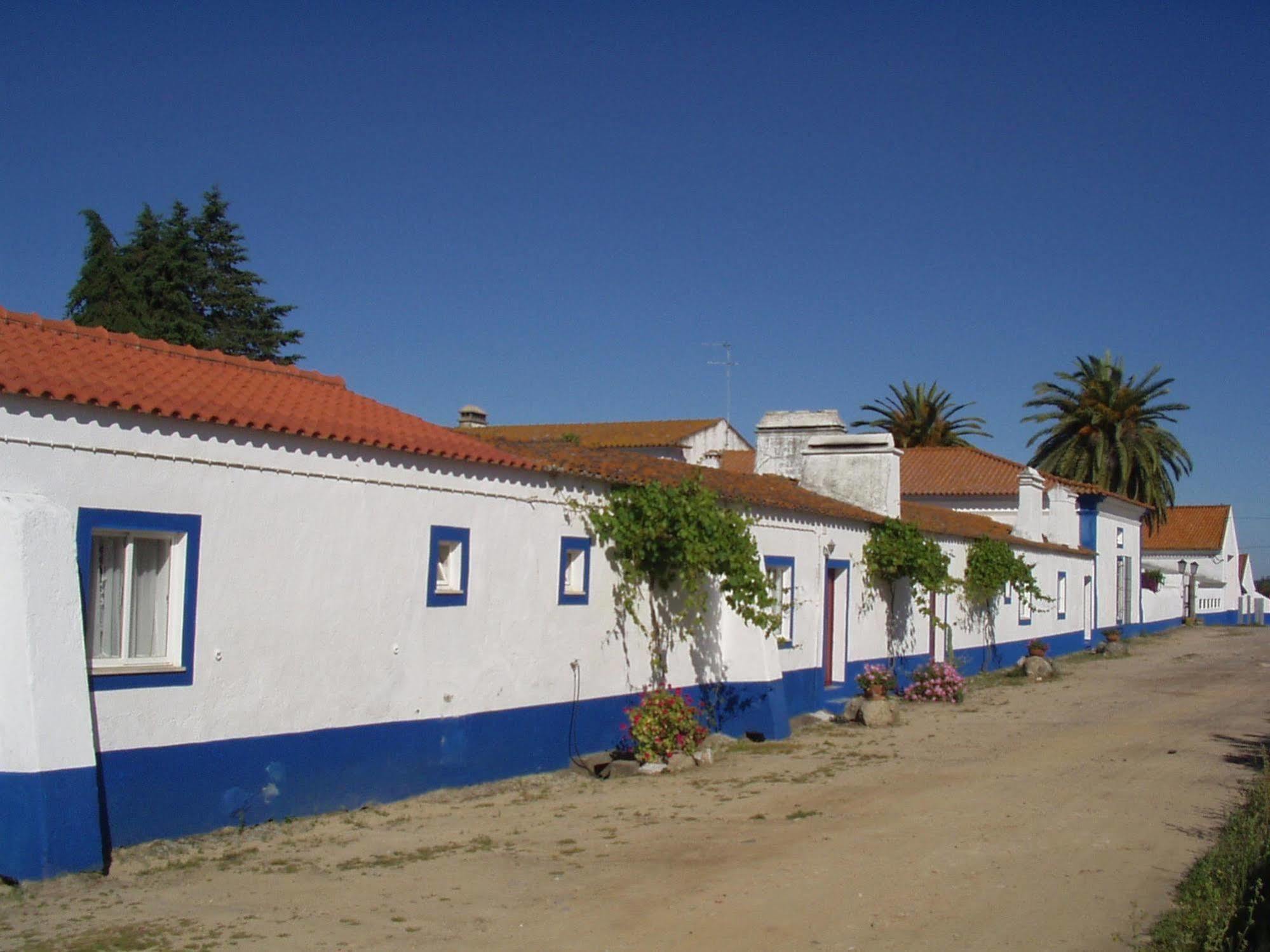 Monte Da Serralheira Agro Turismo Évora Eksteriør billede